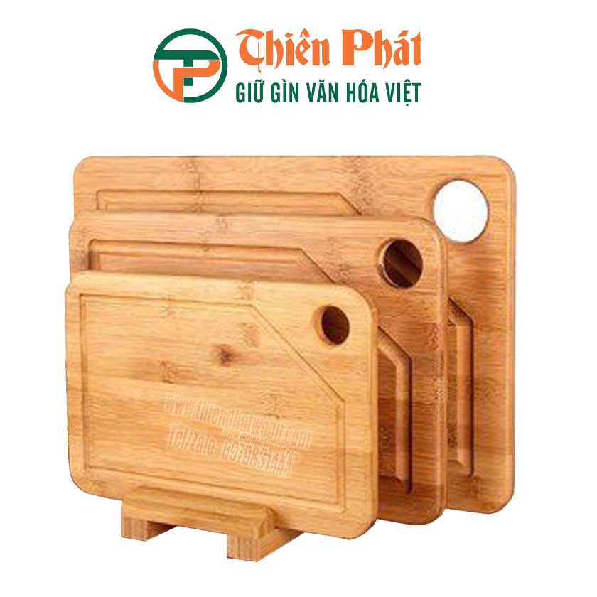 thớt được làm từ tre với nhiều kích thước khác nhau
