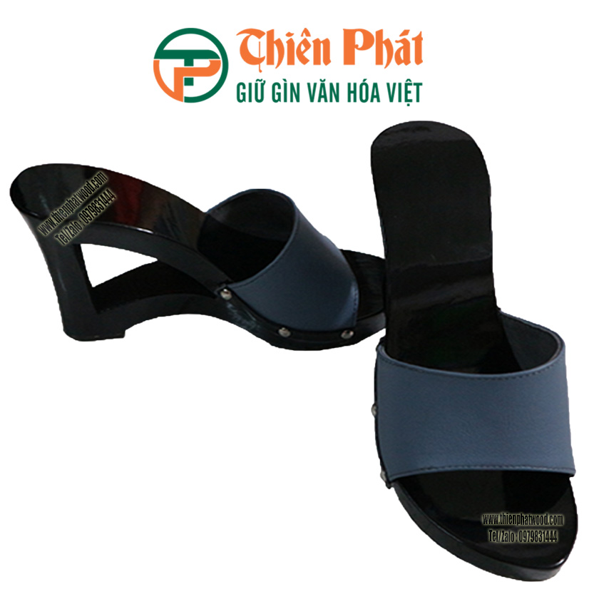 guôc mộc lọng bụng cao 9cm làm từ gỗ tự nhiên được sơn một lớp sơn đen nổi bật