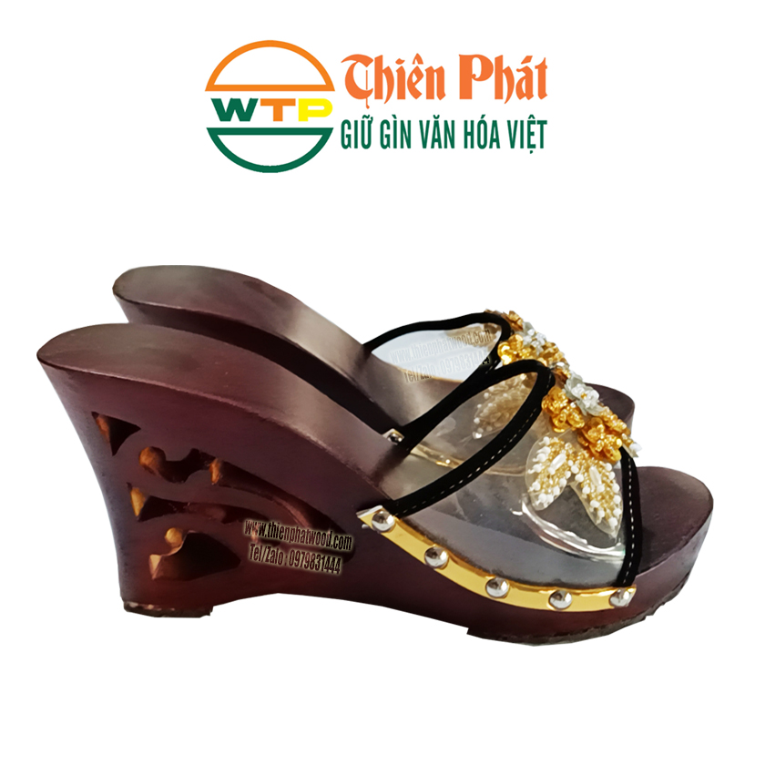 guốc gỗ cao 10cm chạm lọng hoa văn 
