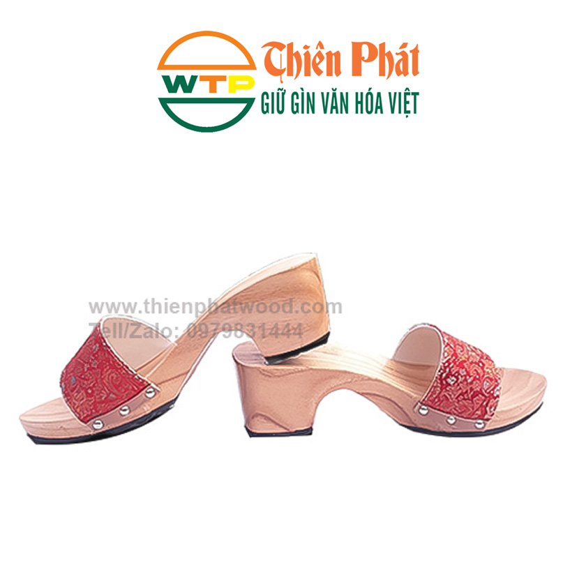 guốc gỗ cho nữ cao 7cm quai gấm đỏ nổi bật