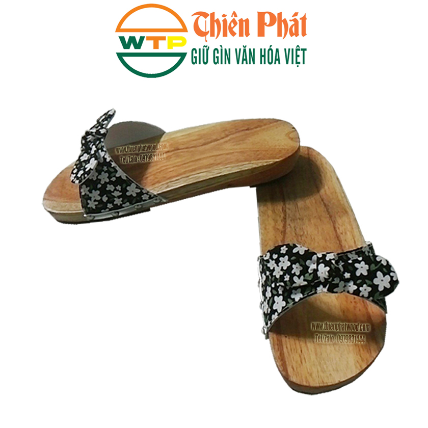 guốc mộc nữ mang phong cách truyền thống Việt