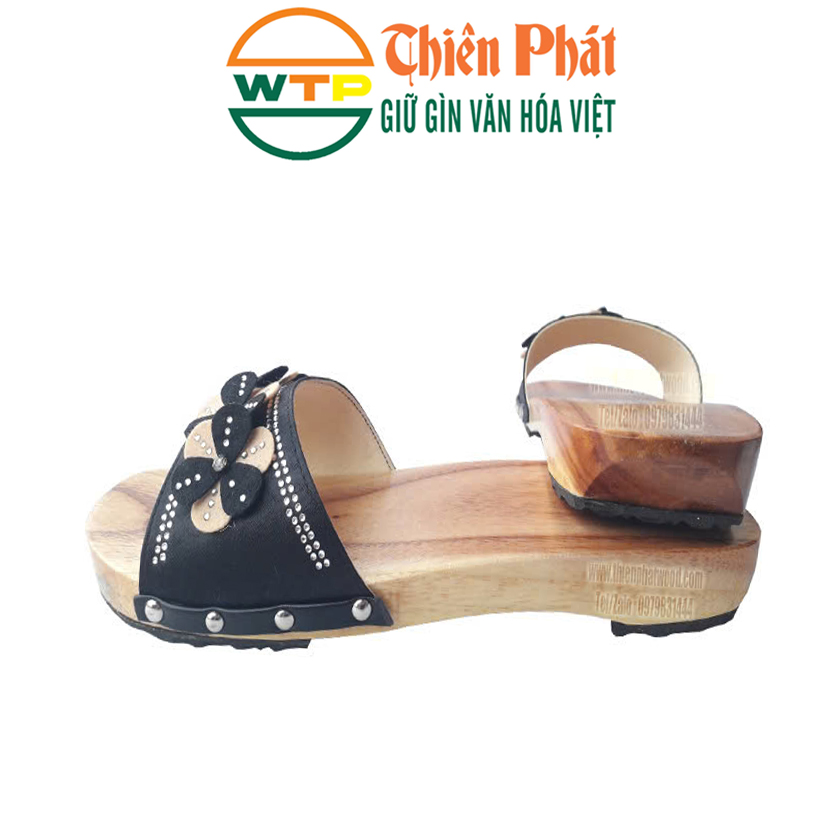 guốc gỗ cả nam và nữ đều đi được
