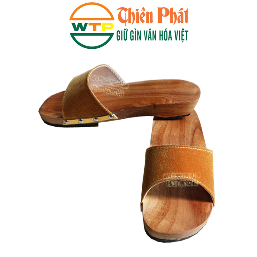 guốc gỗ quai vạt eo màu vàng đất chất liệu nhung mềm mạ
